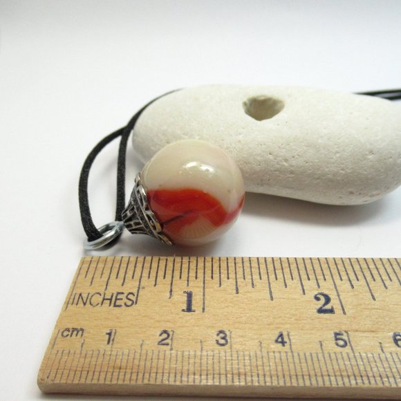 Uranium glass marble pendant - Picture 8 of 11